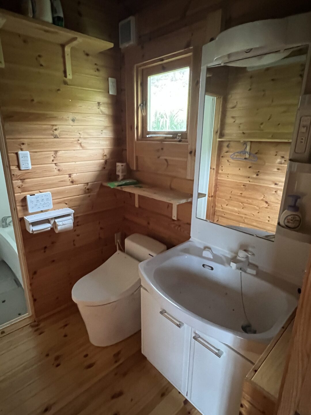 城辺長間 約1,000坪の土地と雄大な景色 木造 コテージ