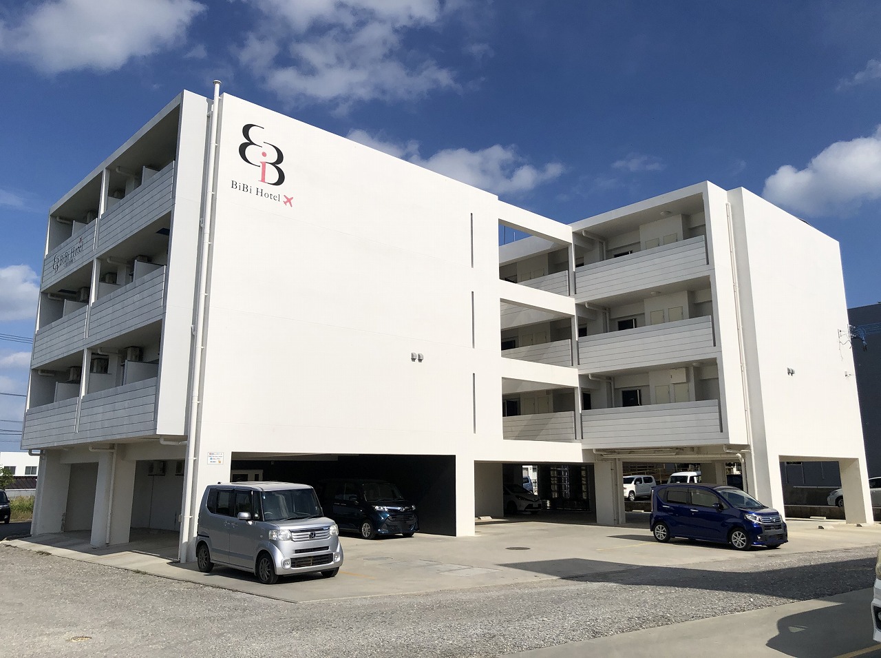 平良西里　RC造　4階建30室