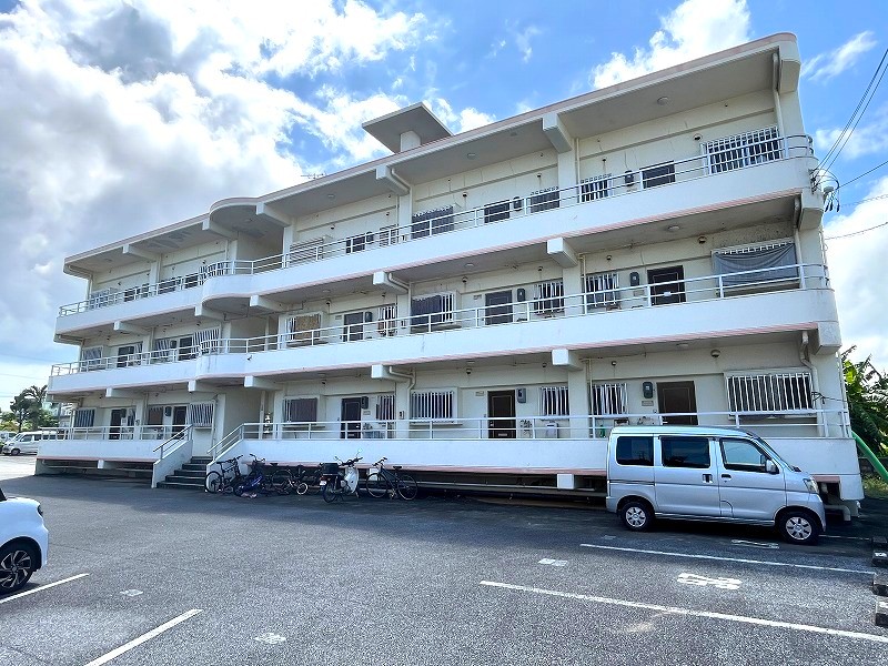 平良下里　RCB造　3階建15戸 　アパート