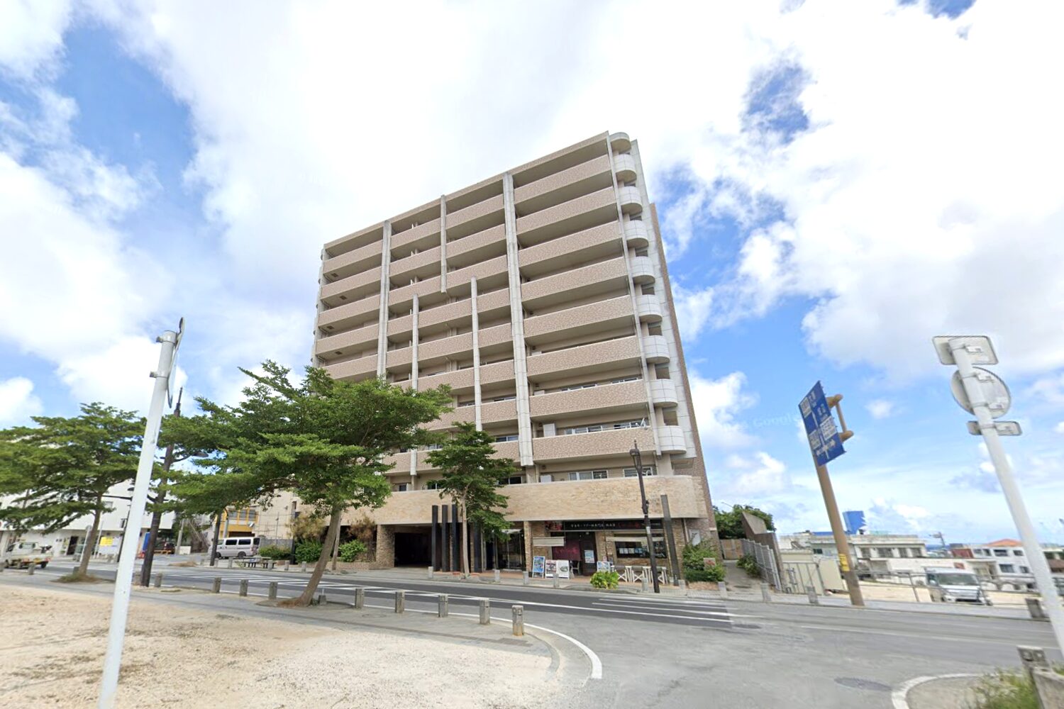 平良西里　ラブニール7階　約71㎡