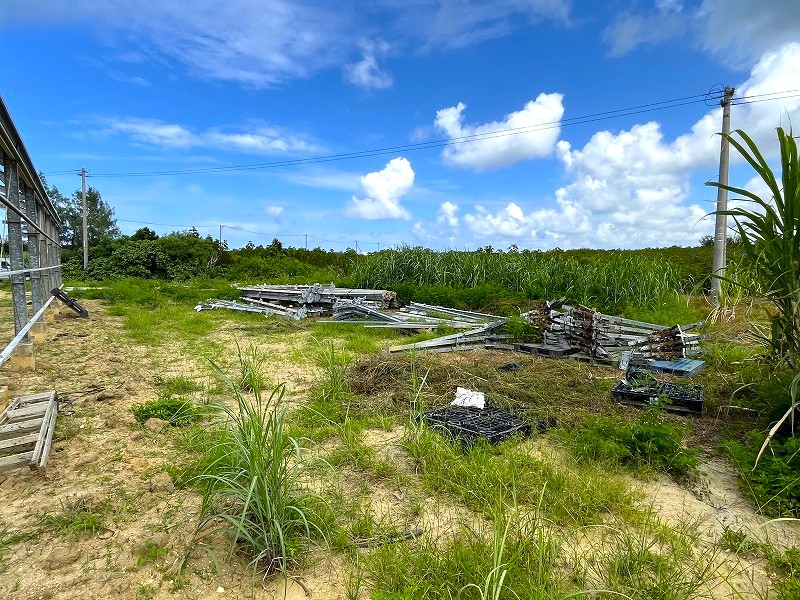 平良島尻　市道沿いの角地　約475坪　畑