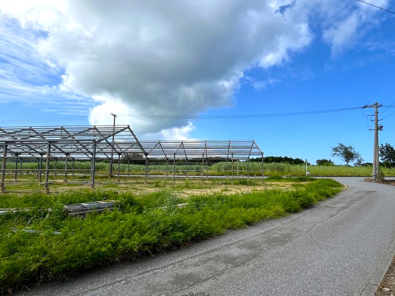 平良島尻　市道沿いの角地　約475坪　畑