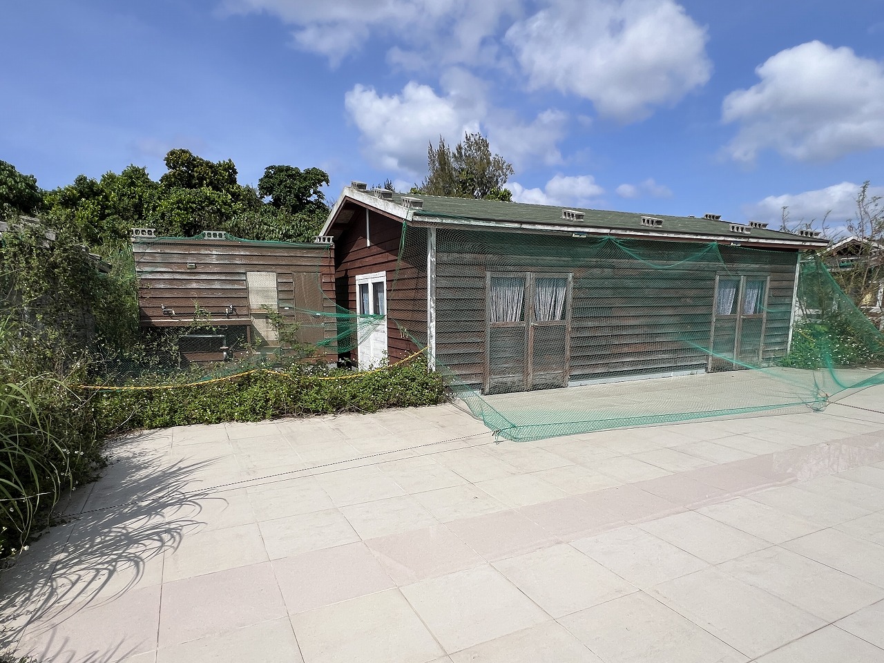 城辺長間 約1,000坪の土地と雄大な景色 木造 コテージ