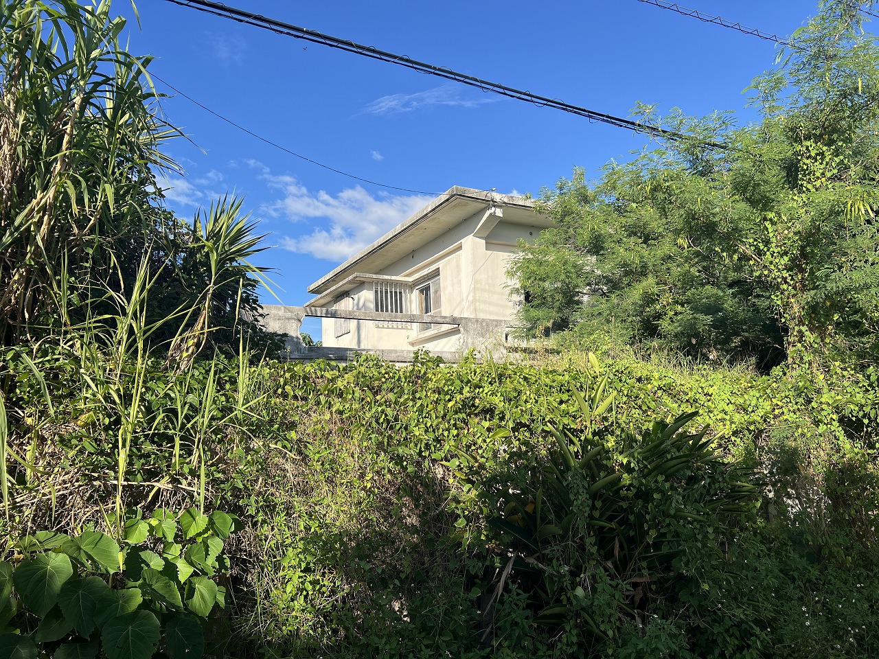 西仲宗根市民球場近く 約140坪 古家あり