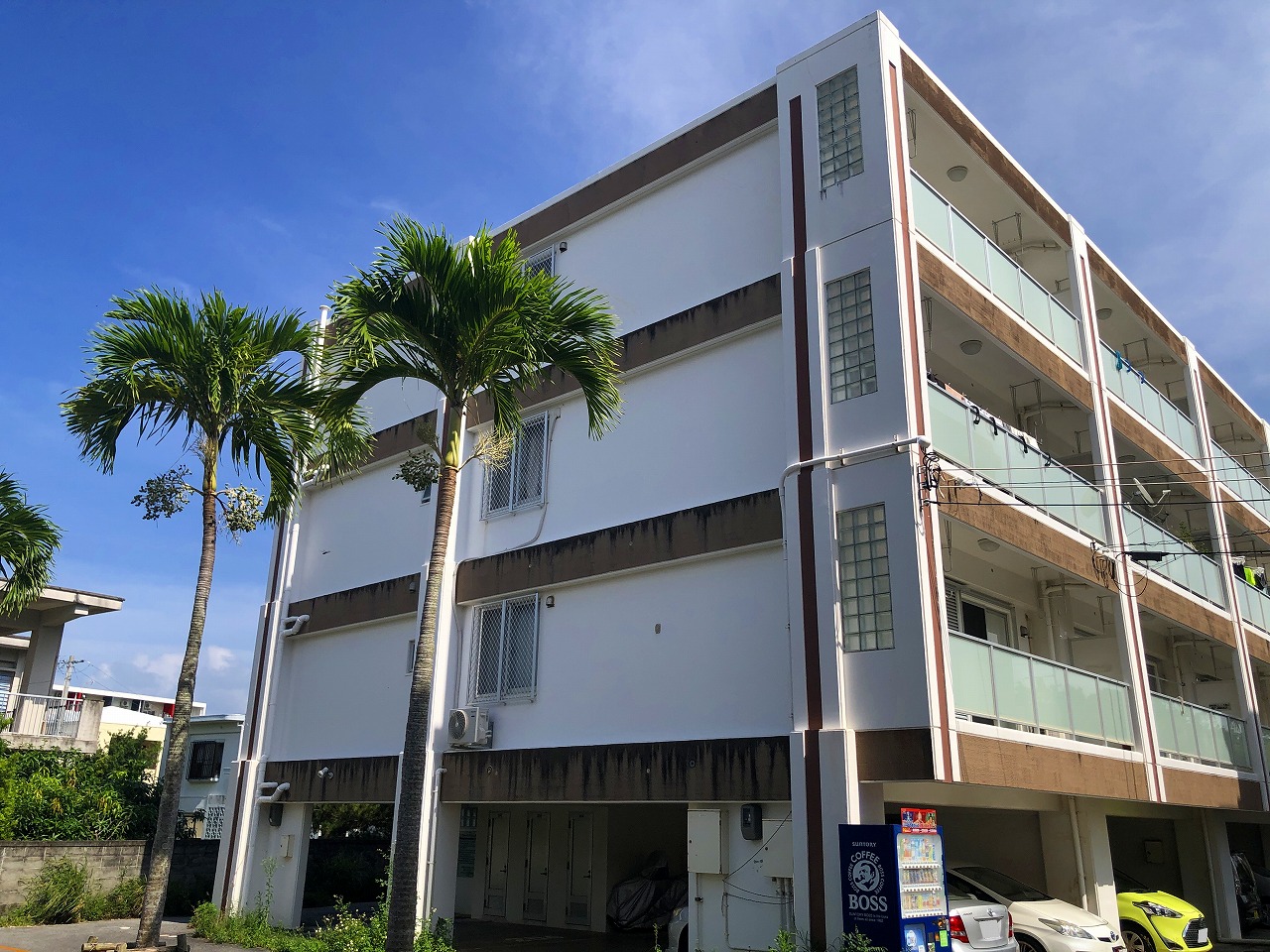 平良西里　RC造　高床式3階建12戸