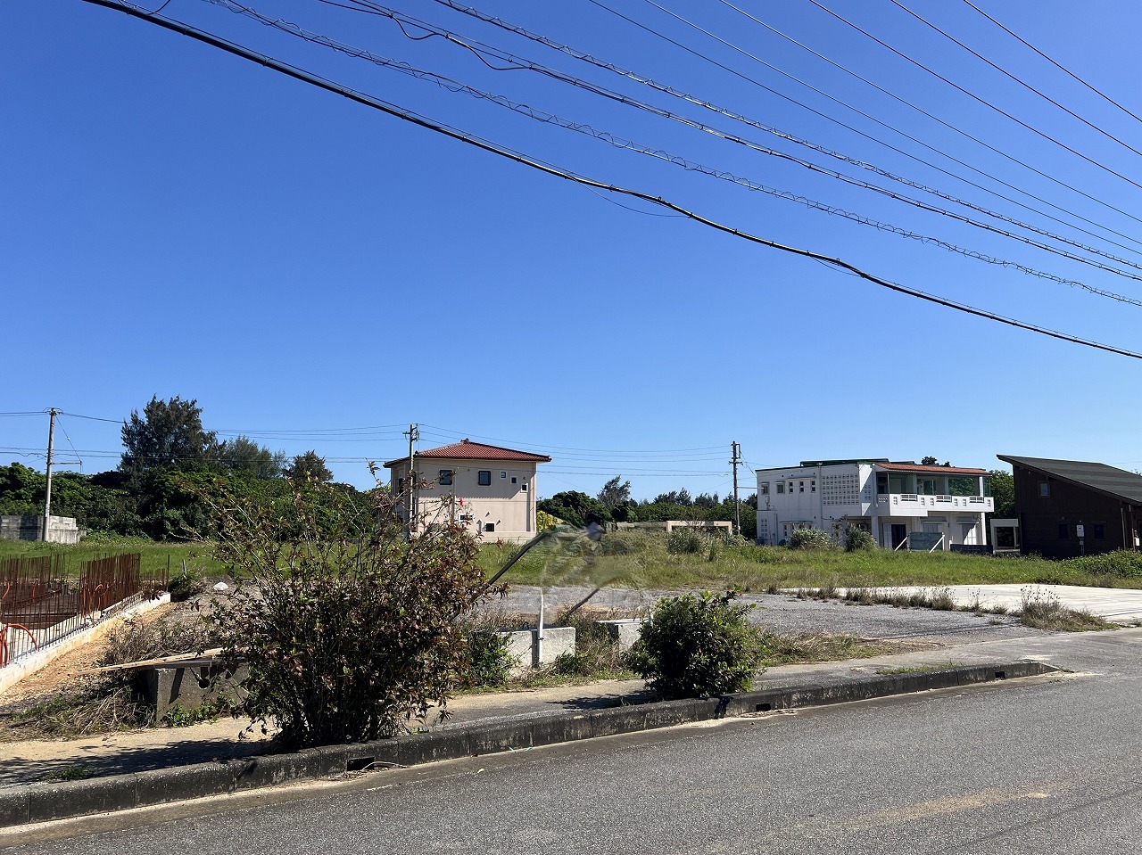 下地与那覇前浜ビーチ徒歩7分　約695坪　雑種地