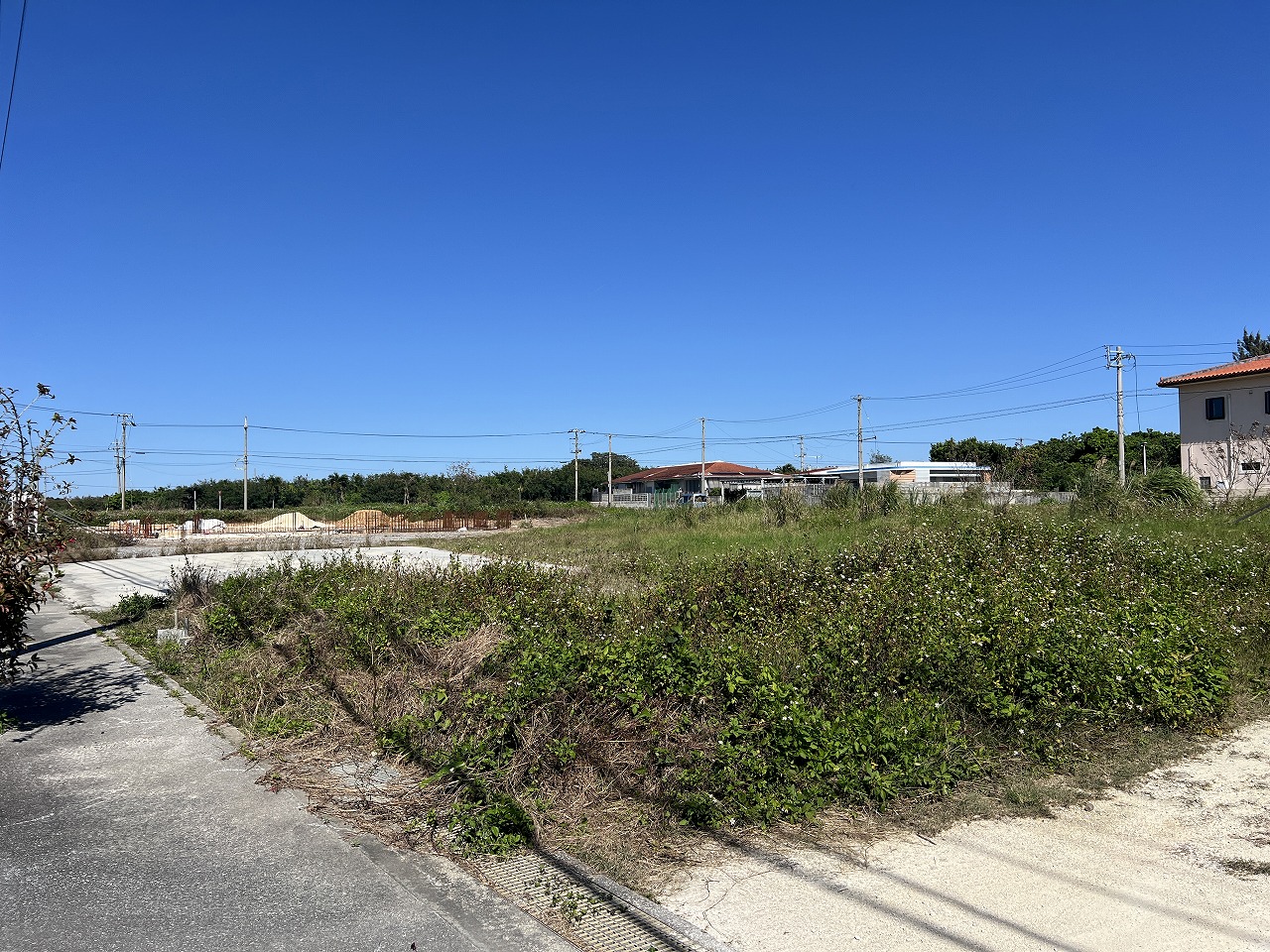 下地与那覇前浜ビーチ徒歩7分　約695坪　雑種地