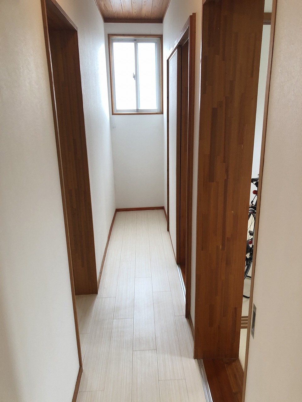 平良西里の平一小近く角地　建物23坪　土地約37坪