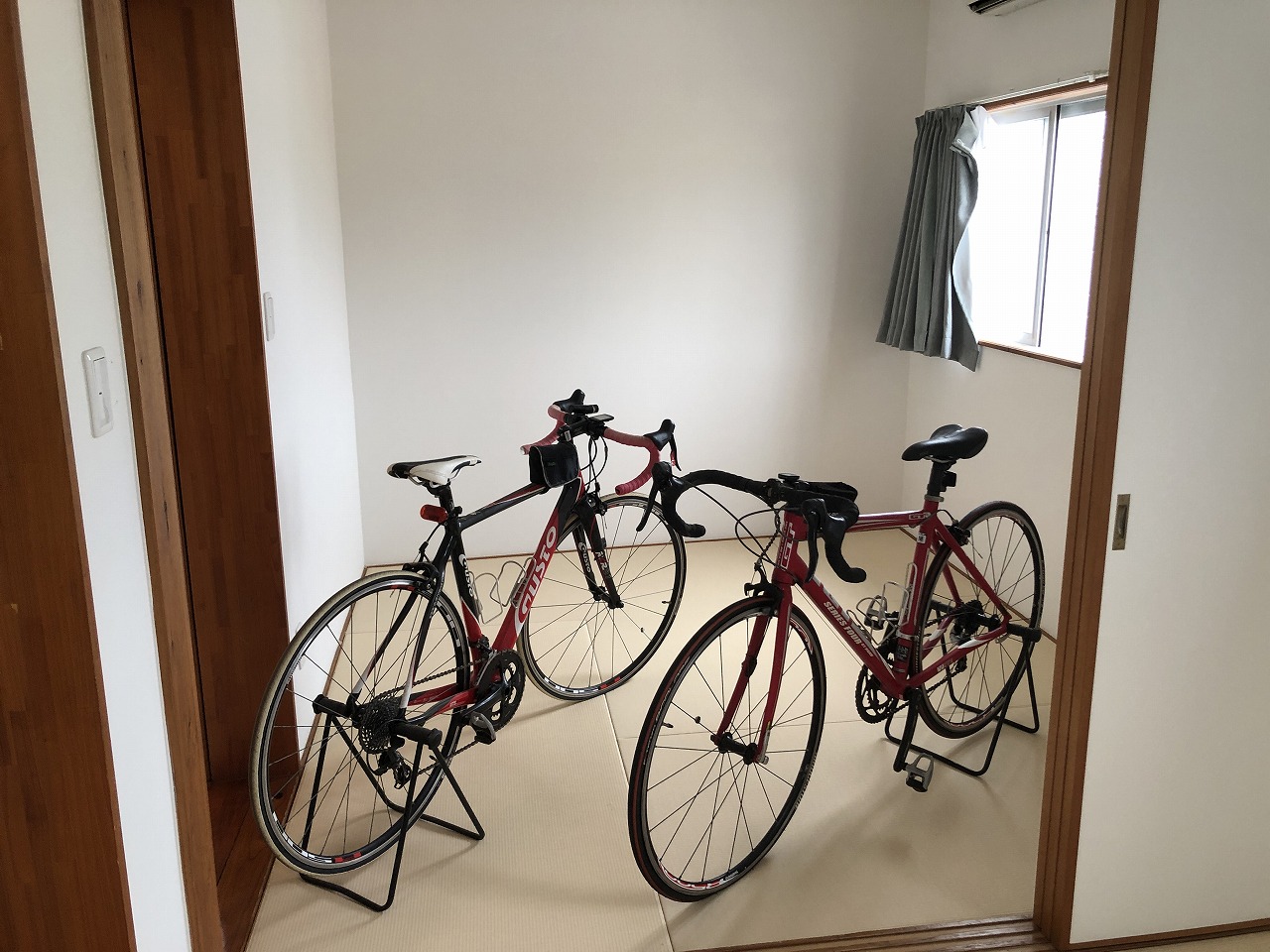 平良西里の平一小近く角地　建物23坪　土地約37坪