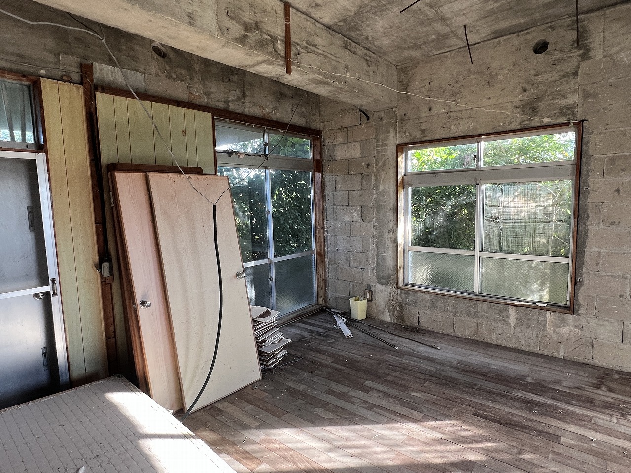 西仲宗根市民球場近く 約140坪 古家あり