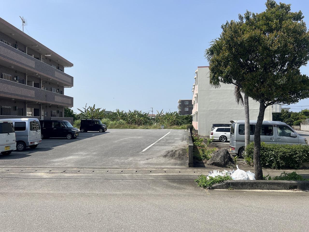 平良下里腰原アパート用地　約294坪　畑