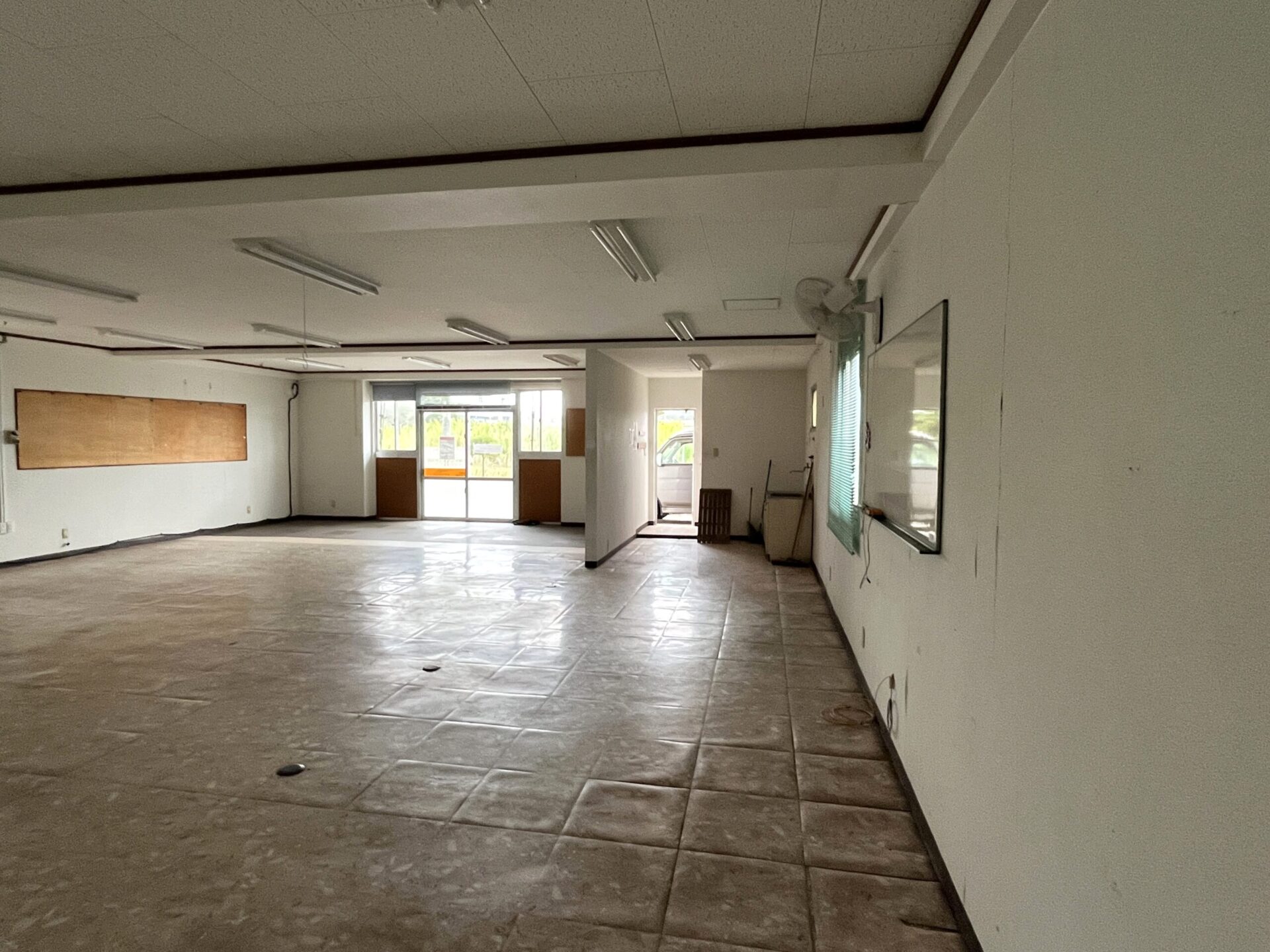 平良西里 ジャンジャンの通り 1F事務所・2F住居 建物68坪 土地80坪