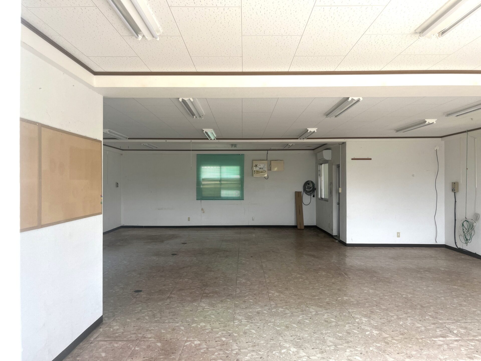 平良西里 ジャンジャンの通り 1F事務所・2F住居 建物68坪 土地80坪