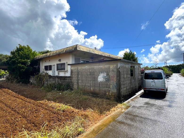 城辺長間 城辺線入ってすぐ RCB造 平屋建4DK 建物23.5坪 土地94坪