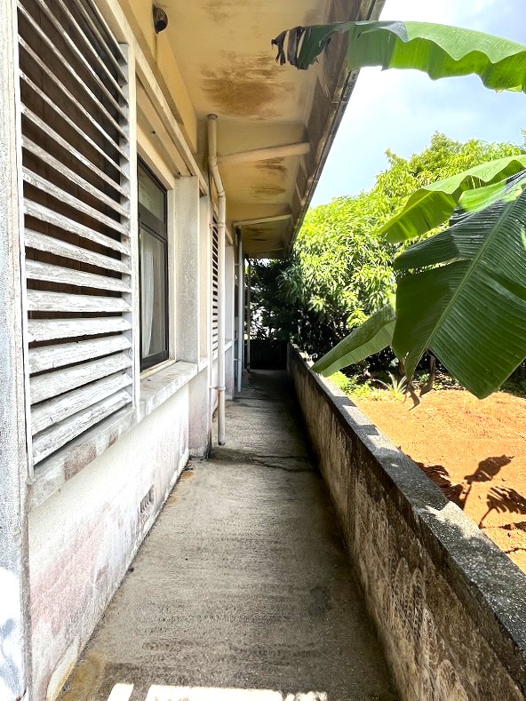 城辺長間 城辺線入ってすぐ RCB造 平屋建4DK 建物23.5坪 土地94坪