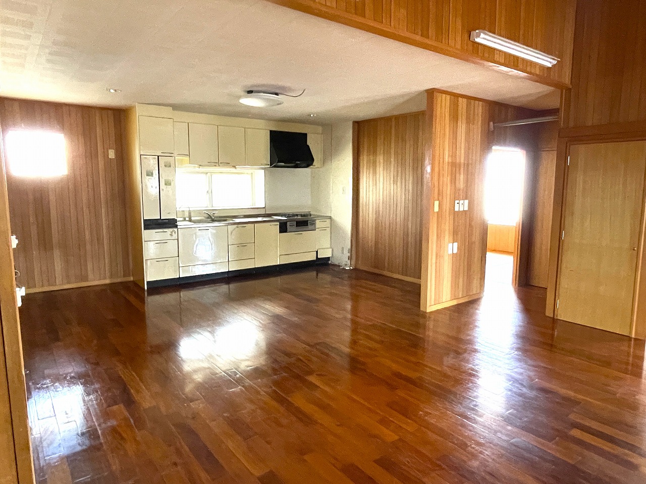 西里 ジャンジャンの通り 1F事務所・2F住居 建物68坪 土地80坪