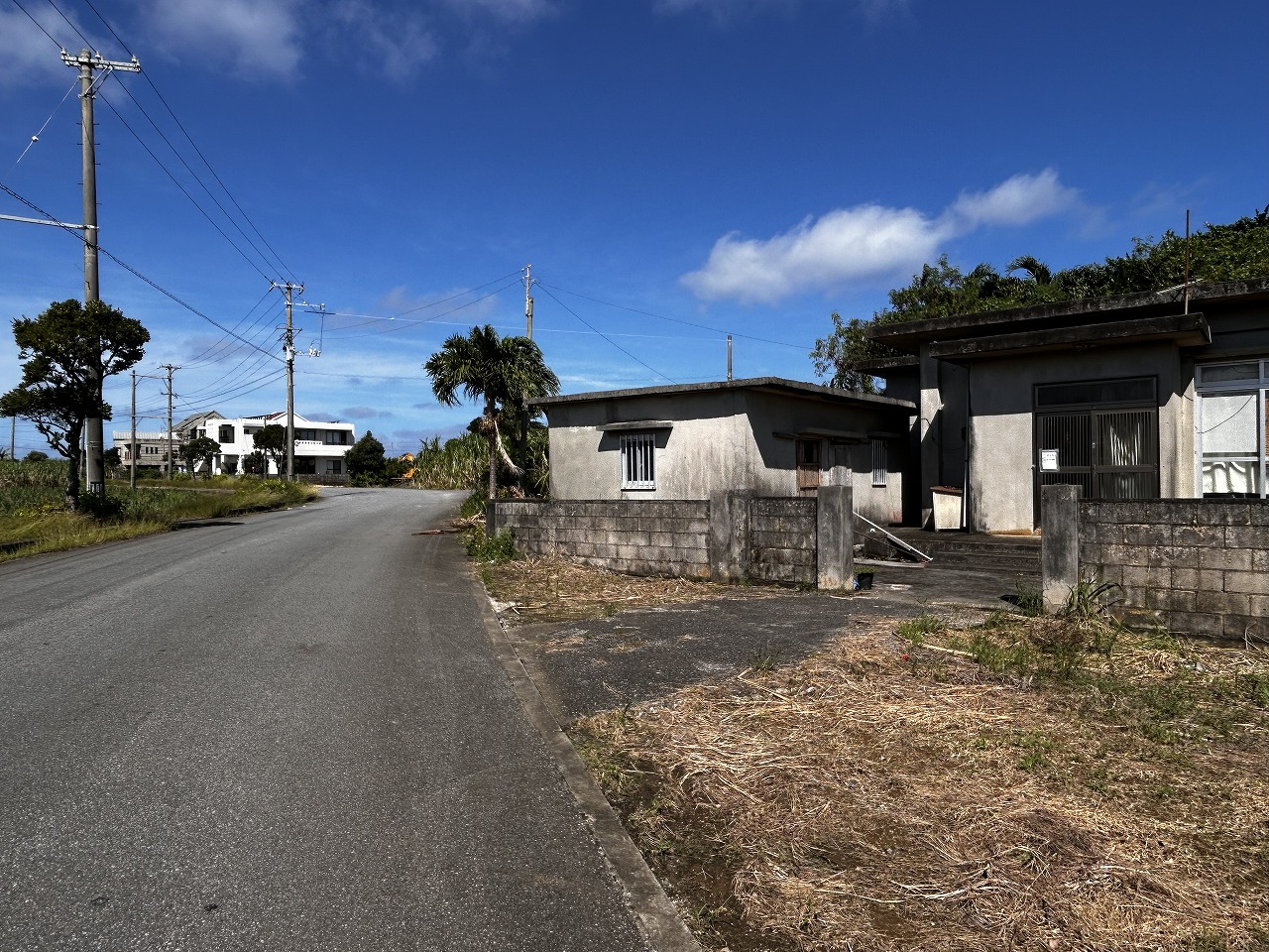 平良西仲宗根 陸上競技場近　RCB造平屋建3K 建物24坪 土地111坪