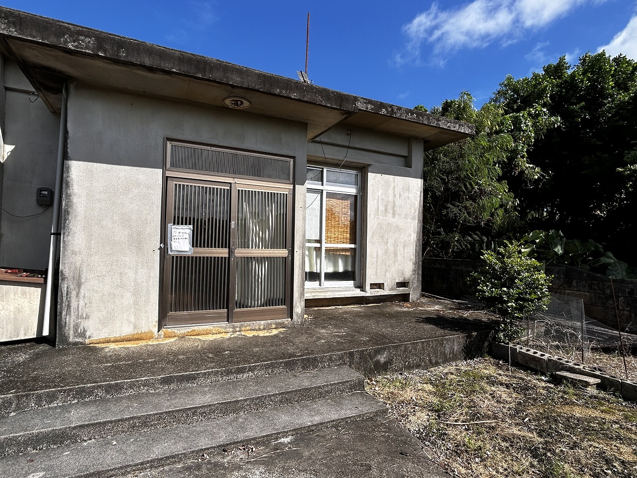 平良西仲宗根 陸上競技場近　RCB造平屋建3K 建物24坪 土地111坪
