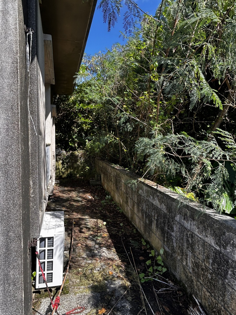 平良西仲宗根 陸上競技場近　RCB造平屋建3K 建物24坪 土地111坪