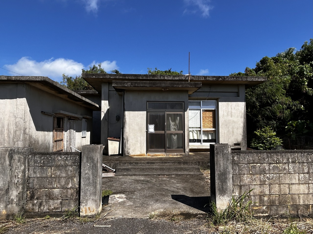 平良西仲宗根 陸上競技場近　RCB造平屋建3K 建物24坪 土地111坪