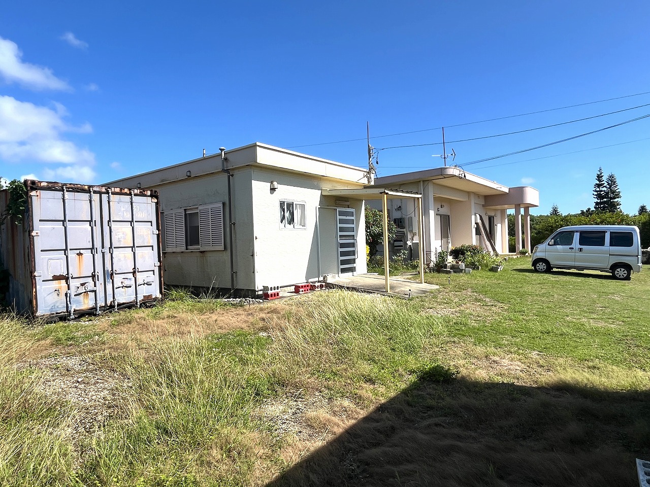 下地与那覇 来間大橋近く　RCB造平屋建/2世帯＋離れ 建物34.5坪 土地300坪