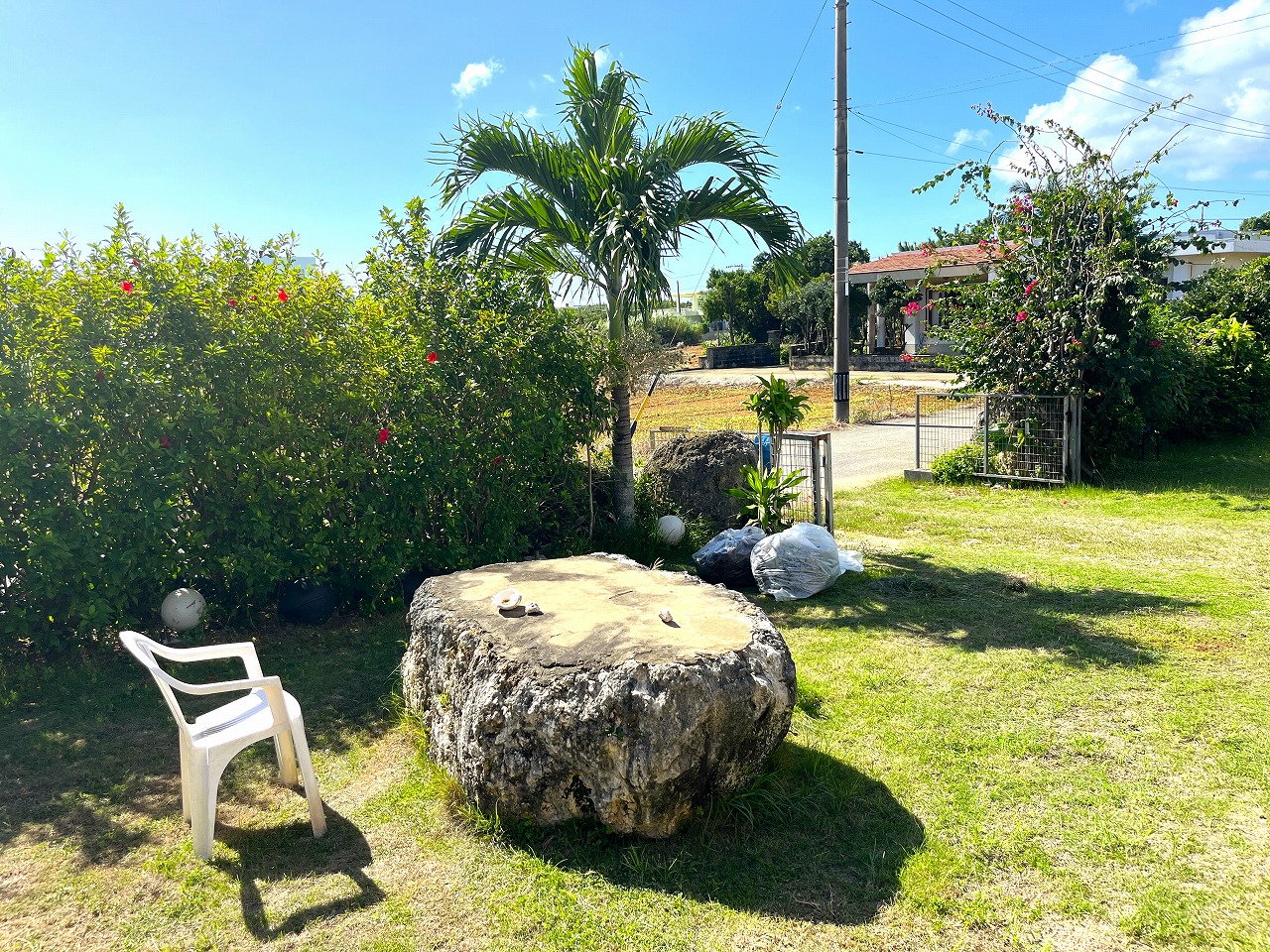 下地与那覇 来間大橋近く　RCB造平屋建/2世帯＋離れ 建物34.5坪 土地300坪