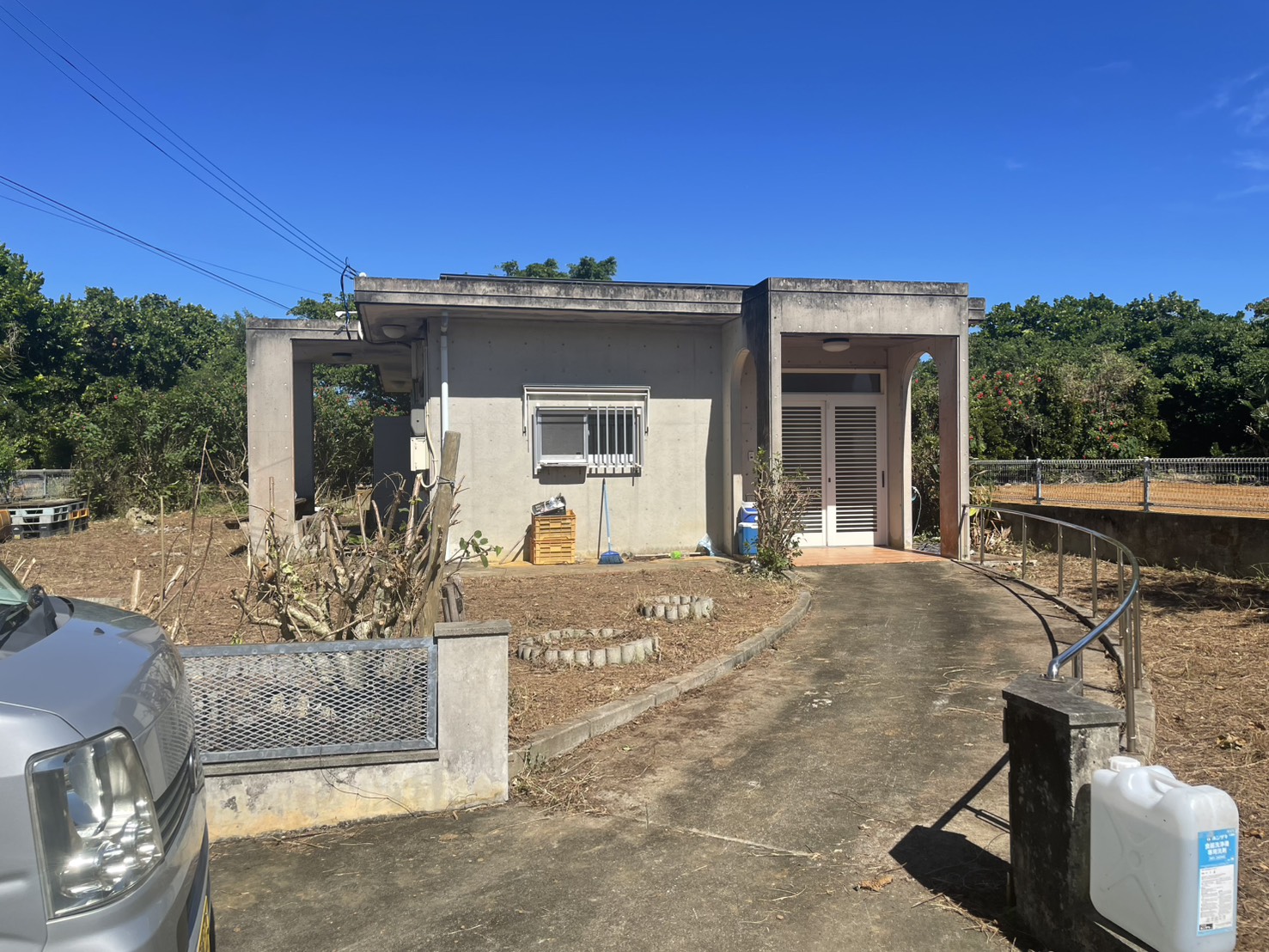 平良荷川取　砂山ビーチ近く RC造平屋建2LDK 建物21坪 土地130坪