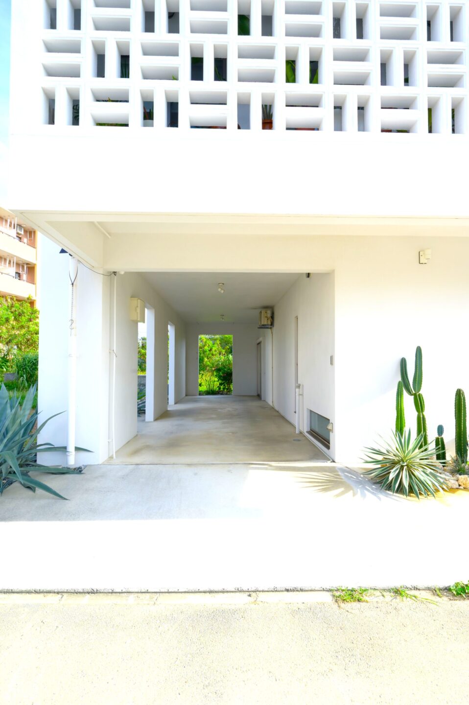 【価格改定！】平良松原　徳洲会病院近く RC造2階建 3LDK+店舗 建物34坪 土地55坪