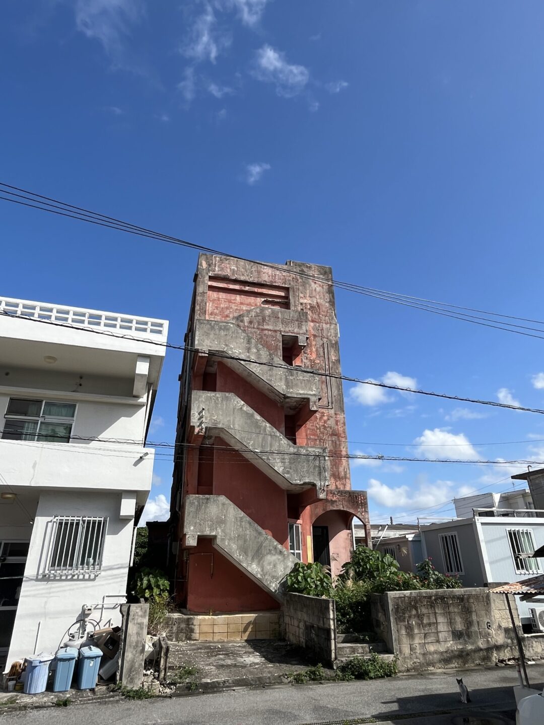 平良西里　マティダ市民劇場近く RCB造4階建て  建物76坪 土地50坪