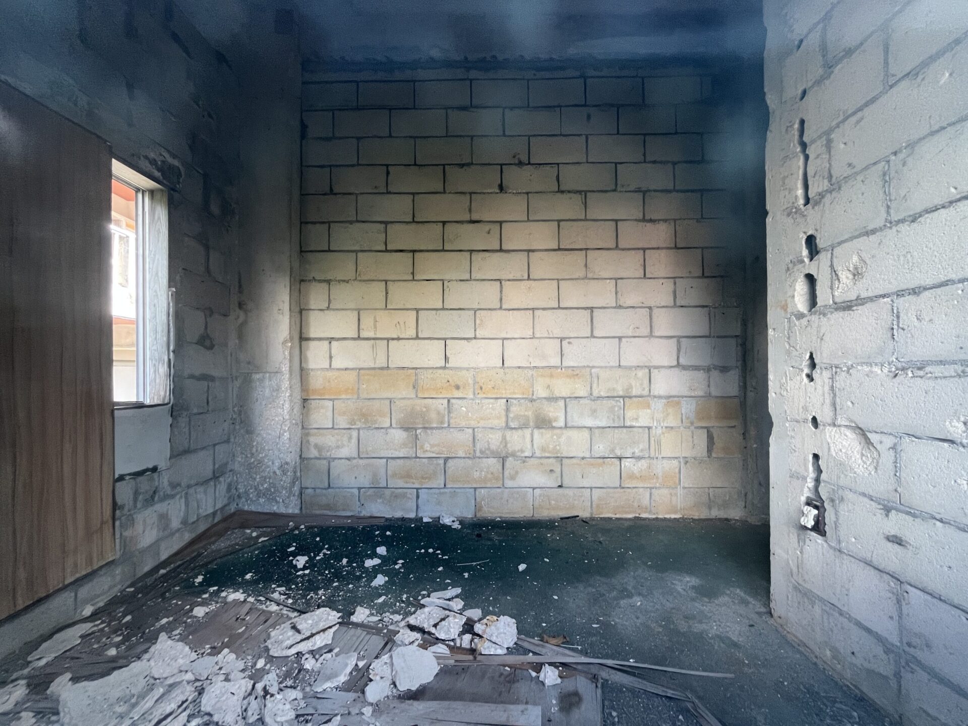 平良西里　マティダ市民劇場近く RCB造4階建て  建物76坪 土地50坪