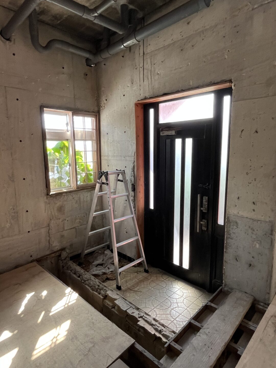 平良西里　マティダ市民劇場近く RCB造4階建て  建物76坪 土地50坪