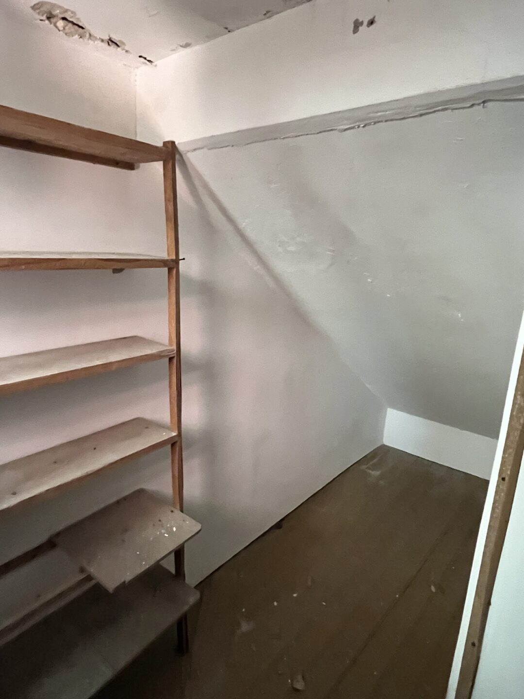 平良西里　マティダ市民劇場近く RCB造4階建て  建物76坪 土地50坪