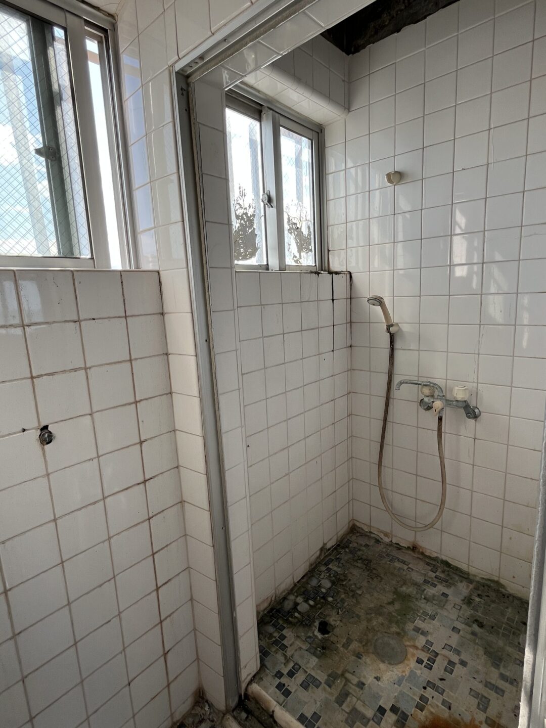 平良西里　マティダ市民劇場近く RCB造4階建て  建物76坪 土地50坪