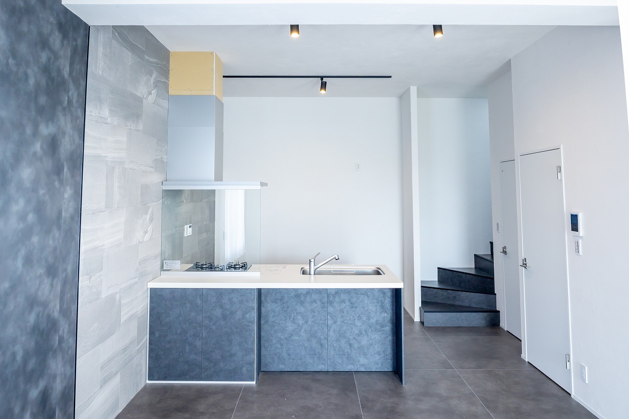 伊良部前里添 2階から海一望ﾘﾉﾍﾞｰｼｮﾝ住宅RC造2LDK 建物25坪 土地33坪