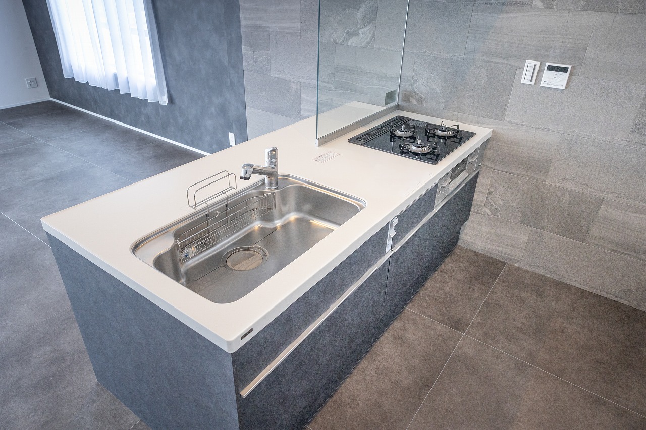 伊良部前里添 2階から海一望ﾘﾉﾍﾞｰｼｮﾝ住宅RC造2LDK 建物25坪 土地33坪