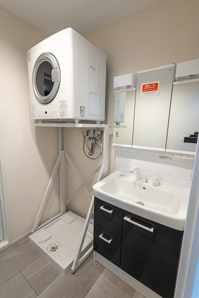 伊良部前里添 2階から海一望ﾘﾉﾍﾞｰｼｮﾝ住宅RC造2LDK 建物25坪 土地33坪