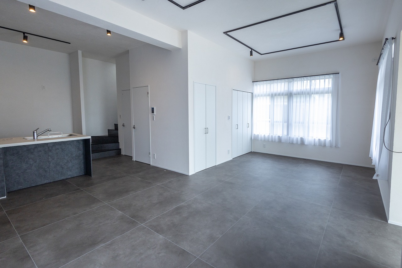 伊良部前里添 2階から海一望ﾘﾉﾍﾞｰｼｮﾝ住宅RC造2LDK 建物25坪 土地33坪