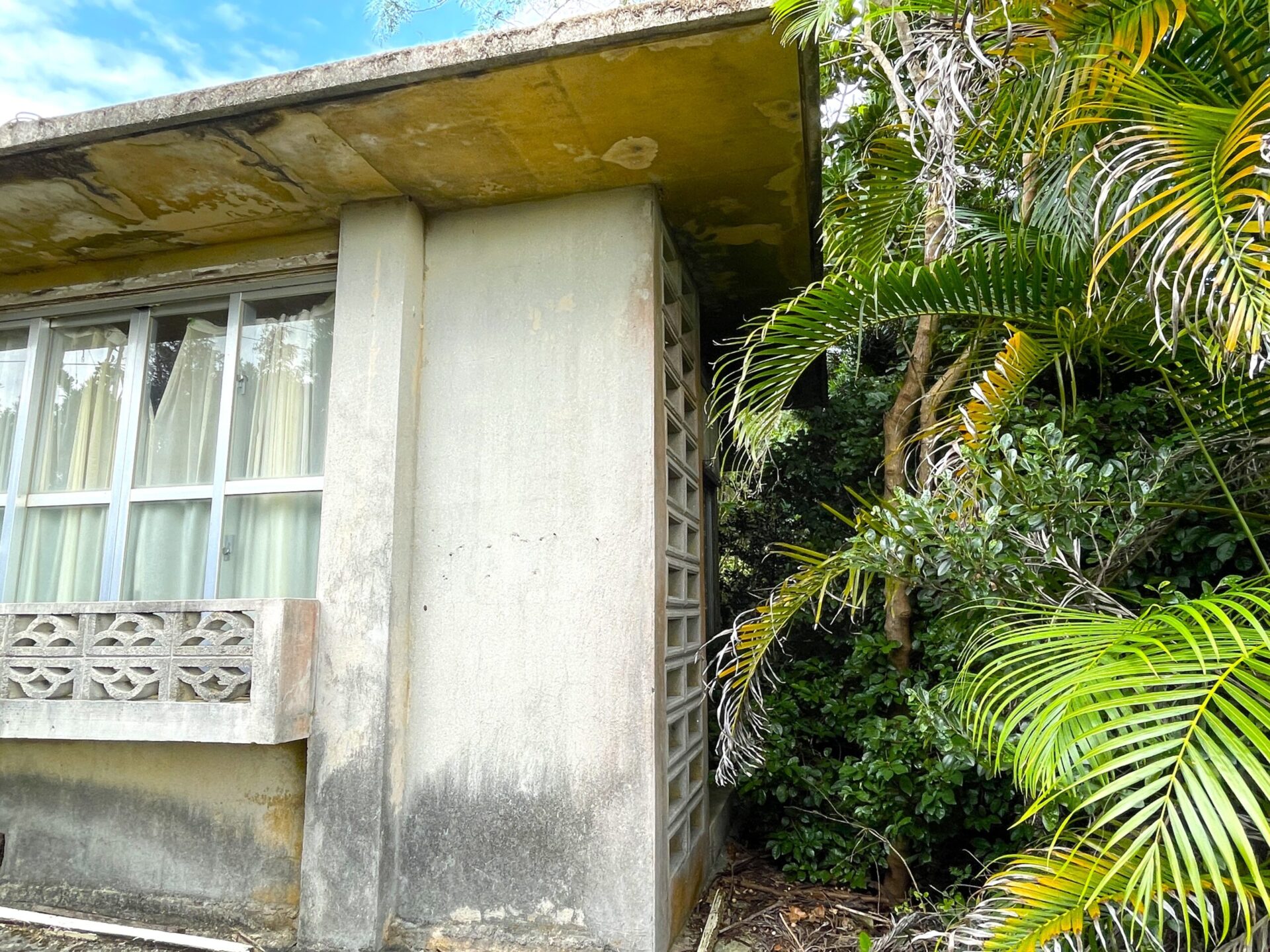 下地嘉手苅　市営団地近くの市道沿い　未登記古家あり　157坪　宅地