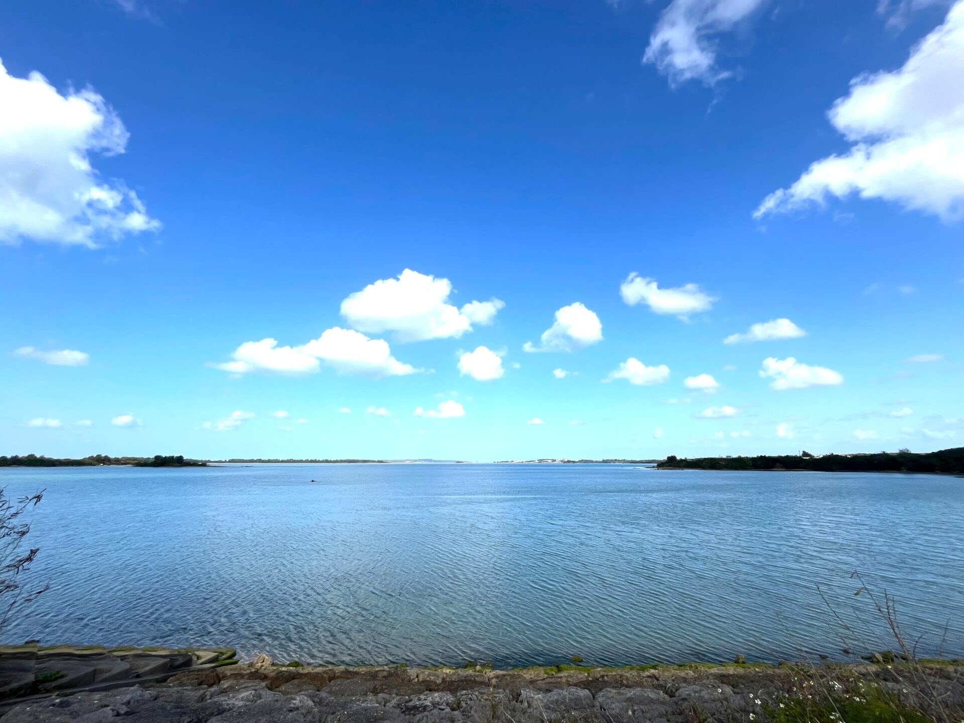 下地 与那覇湾に面して海が望める角地　284坪　原野