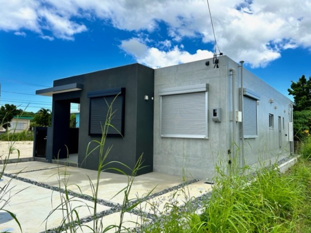 東仲宗根添　築浅　RC造平屋建3LDK　建物25坪　土地60坪