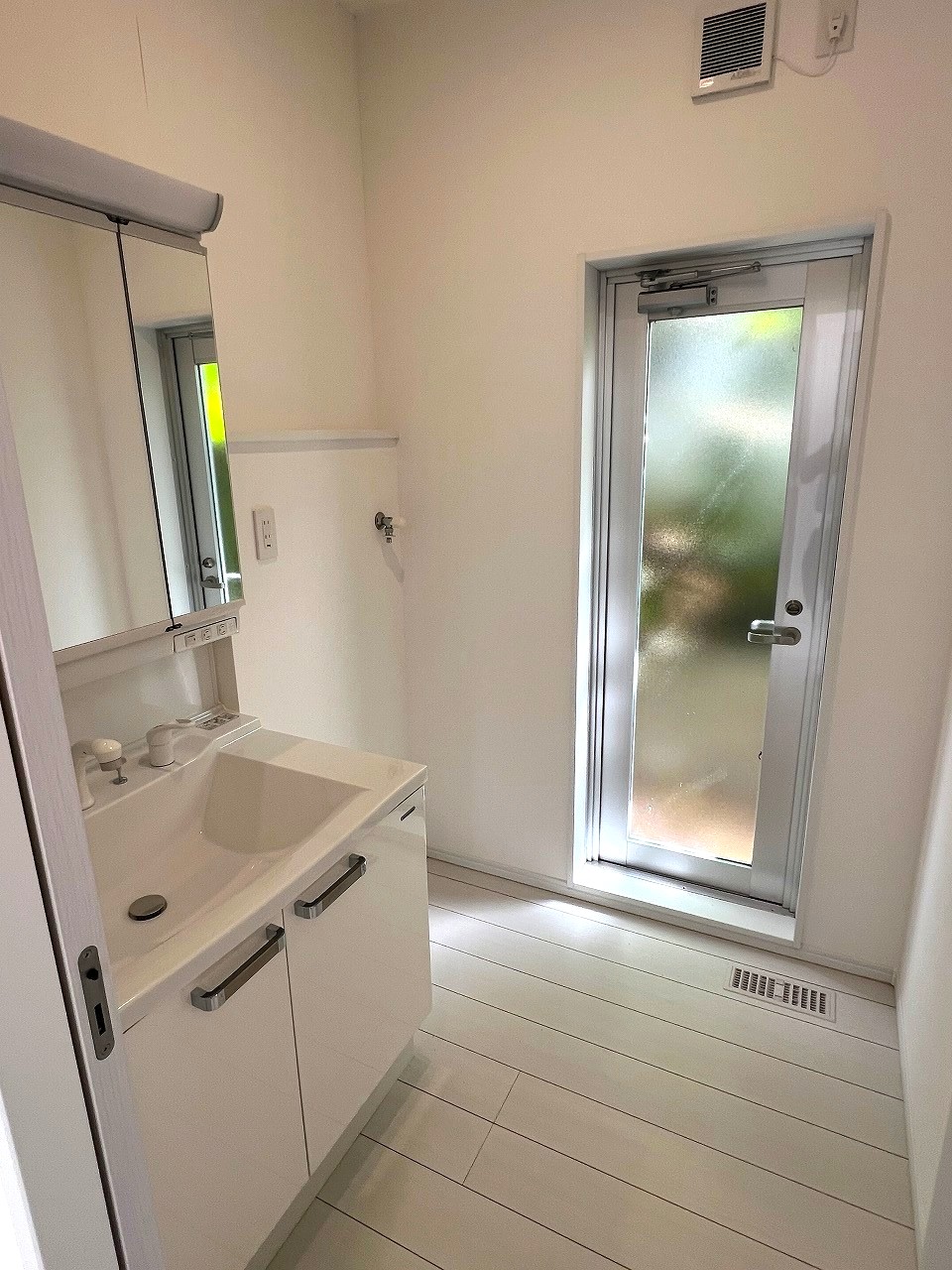 東仲宗根添　築浅　RC造平屋建3LDK　建物25坪　土地162坪