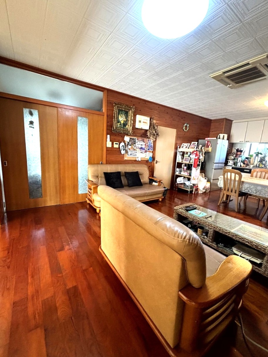 【価格改定】平良東仲宗根通り沿い　店舗兼住宅6LDK RC造 建物60坪 土地93坪