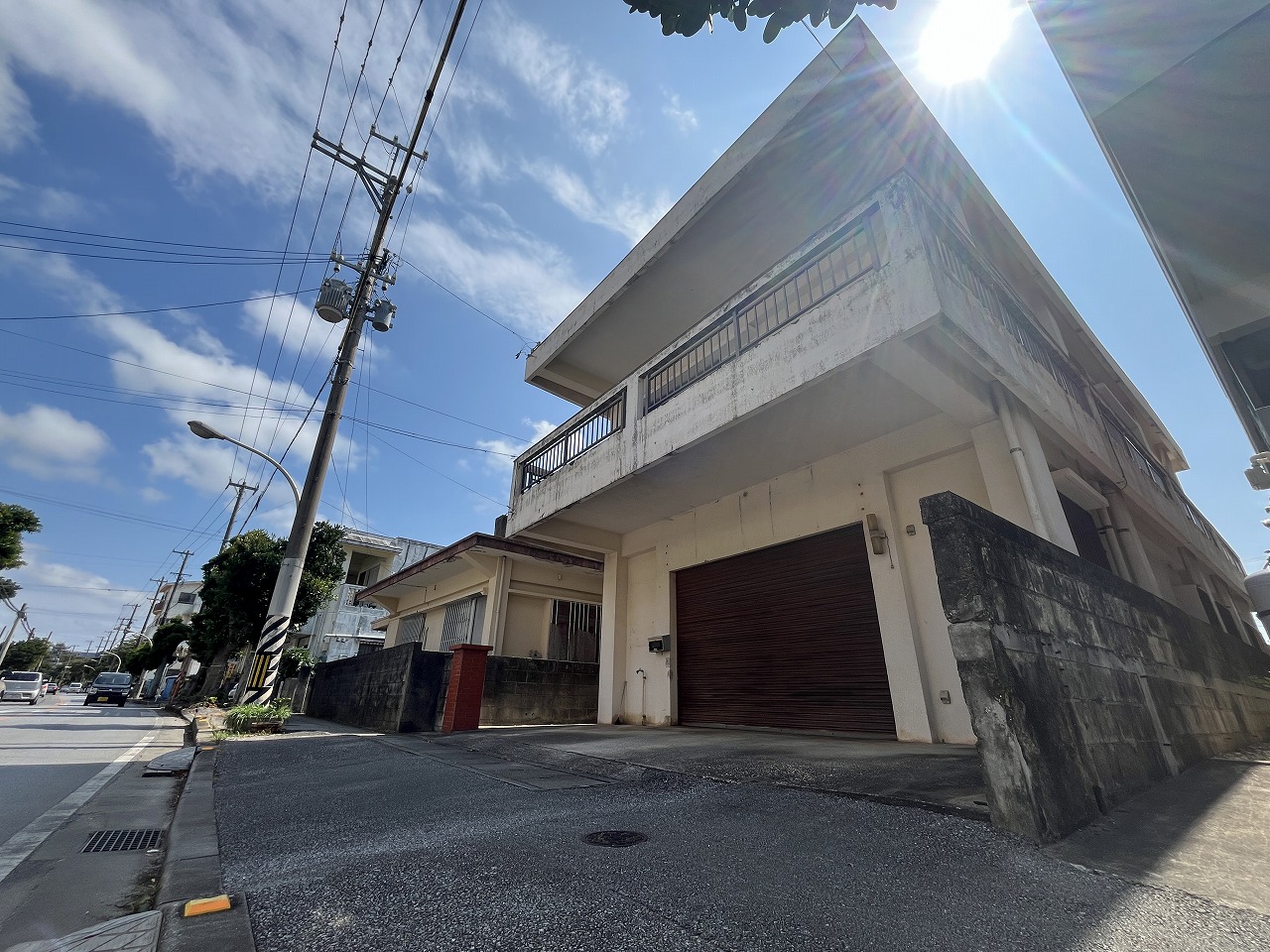 平良下里　平一小・下里大通り入口近く店舗住宅　建物58坪　土地76坪