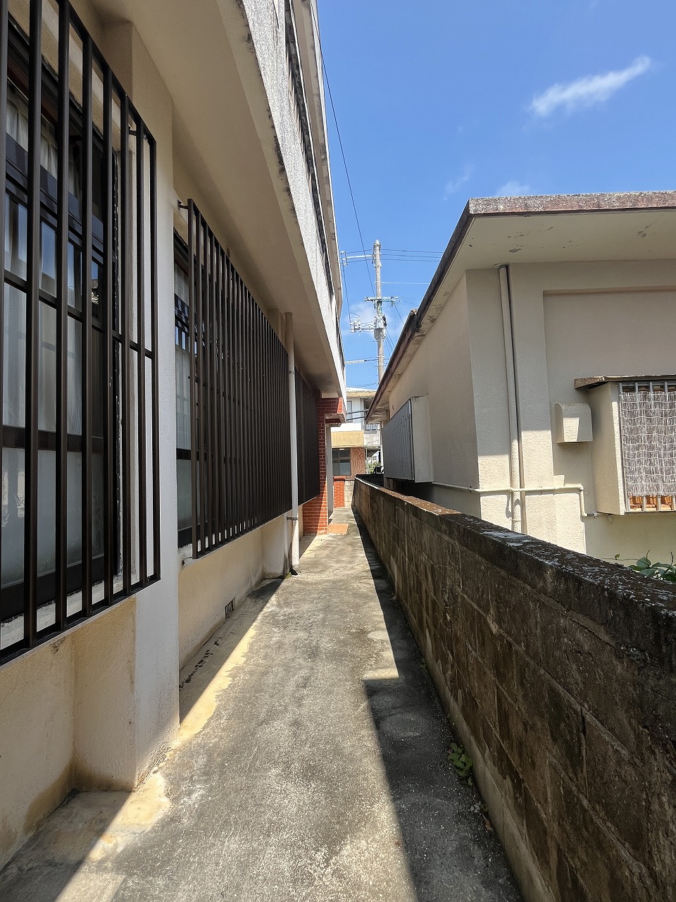 平良下里　平一小・下里大通り入口近く店舗住宅　建物58坪　土地76坪