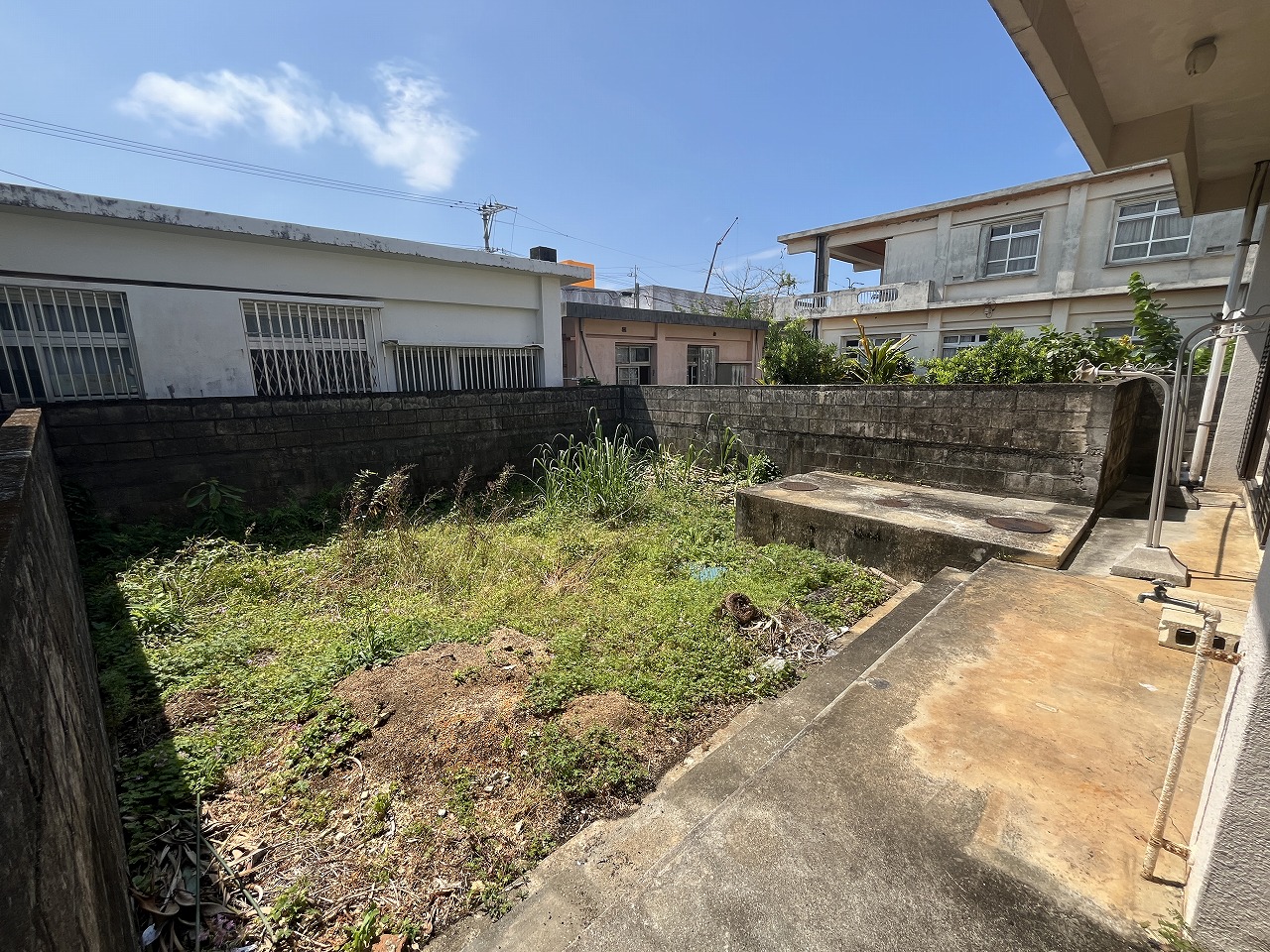 平良下里　平一小・下里大通り入口近く店舗住宅　建物58坪　土地76坪