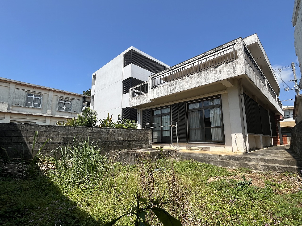 平良下里　平一小・下里大通り入口近く店舗住宅　建物58坪　土地76坪