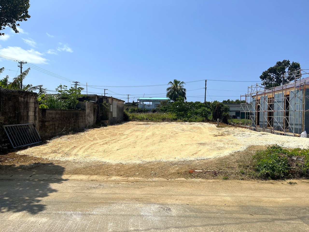 下地与那覇　サニツ浜近く集落内　85坪　宅地