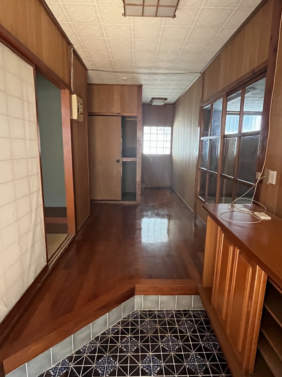 平良下里　平一小・下里大通り入口近く店舗住宅　建物58坪　土地76坪