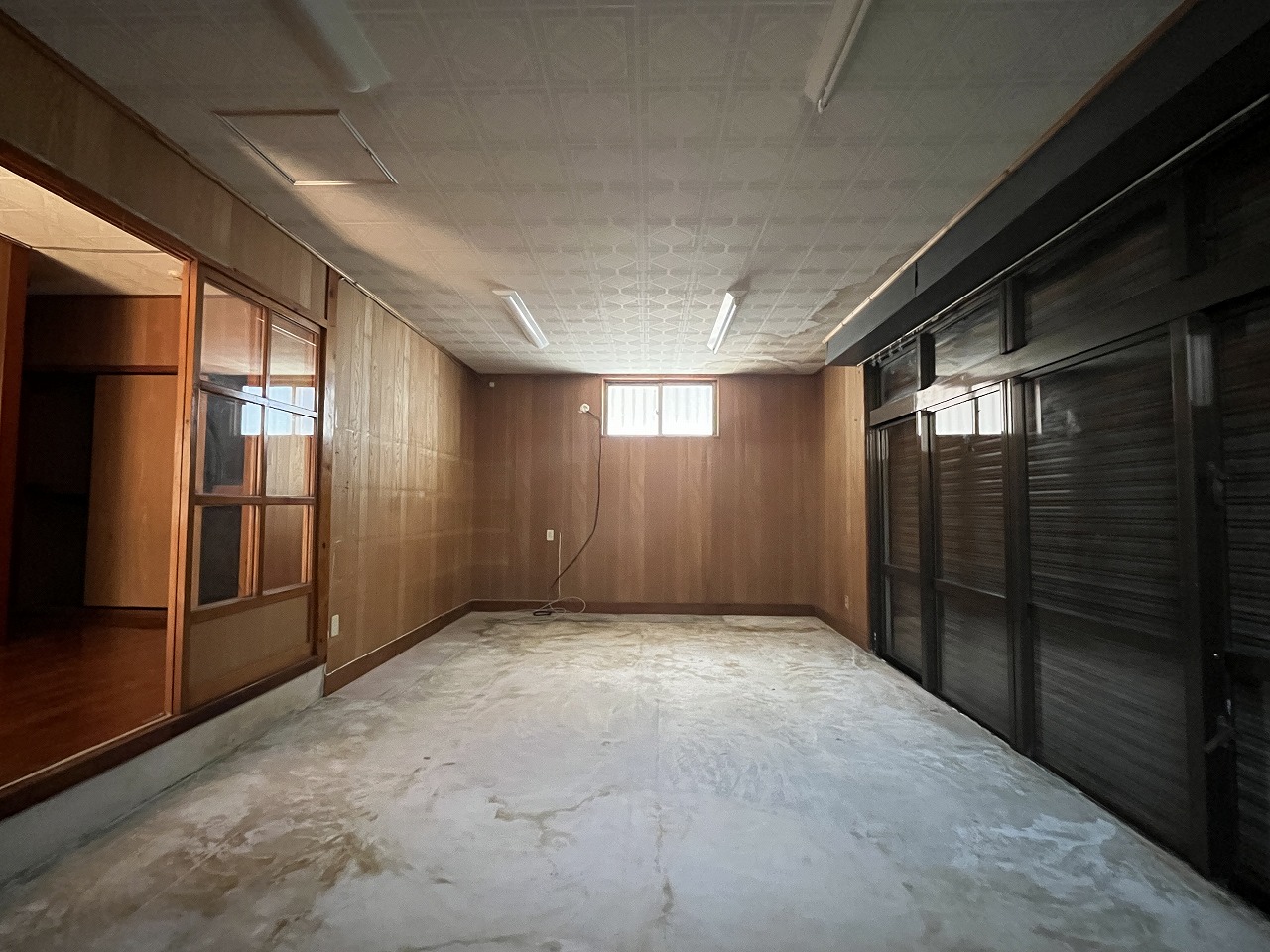 平良下里　平一小・下里大通り入口近く店舗住宅　建物58坪　土地76坪