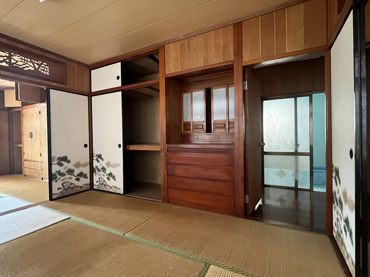 平良下里　平一小・下里大通り入口近く店舗住宅　建物58坪　土地76坪